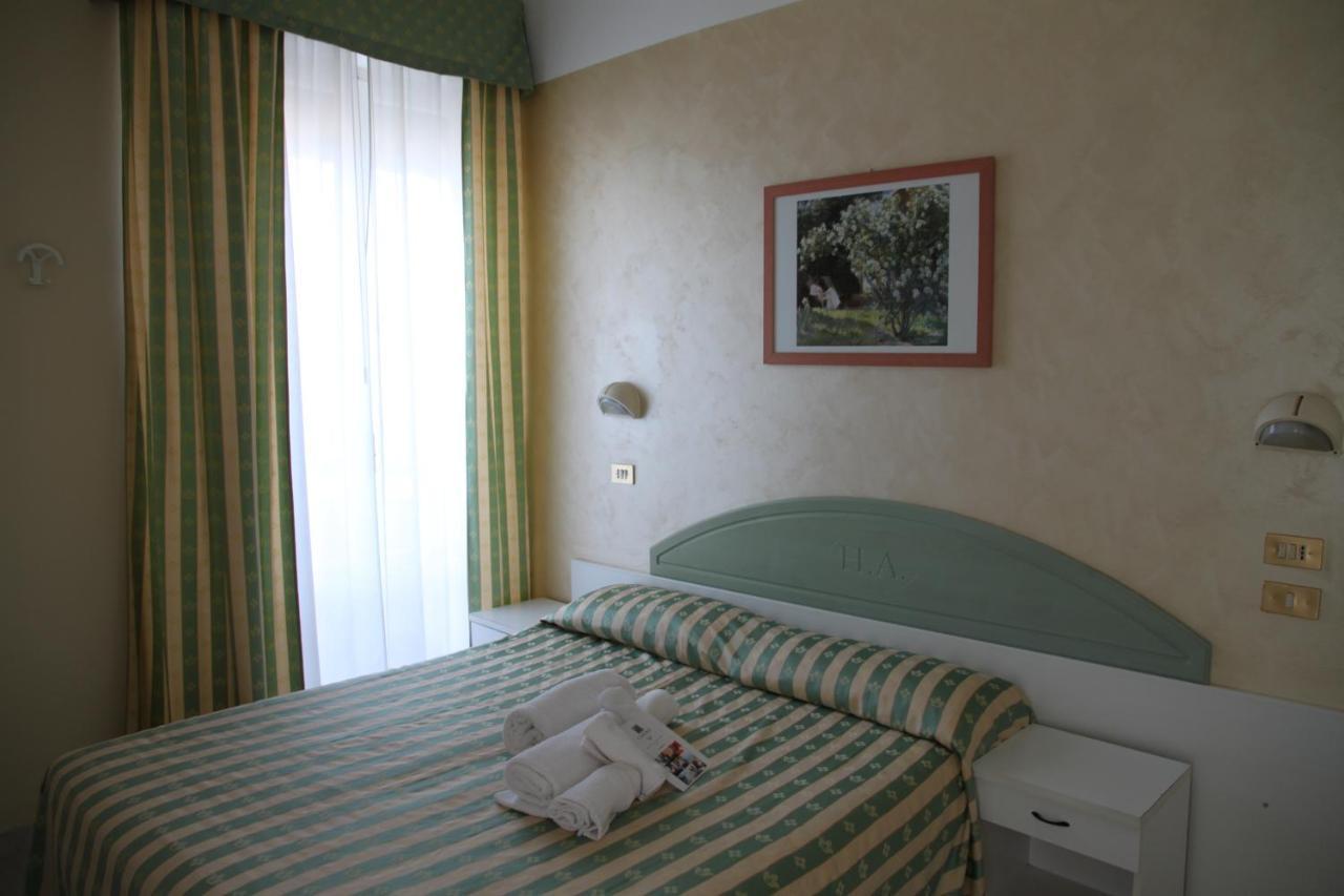 Hotel Adriatica Sul Mare Rimini Exterior foto